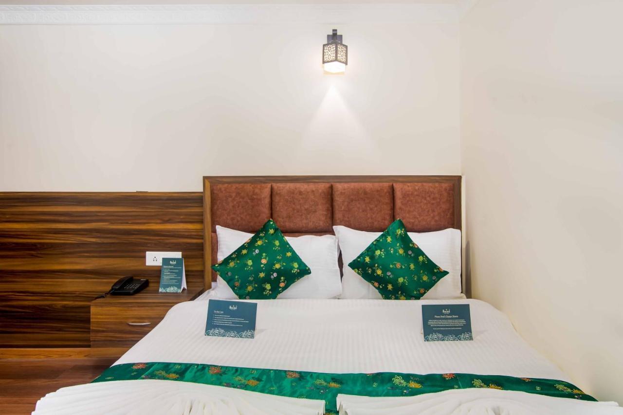 Muscatel Central Hotel - Dzeemkhang Gangtok Bagian luar foto