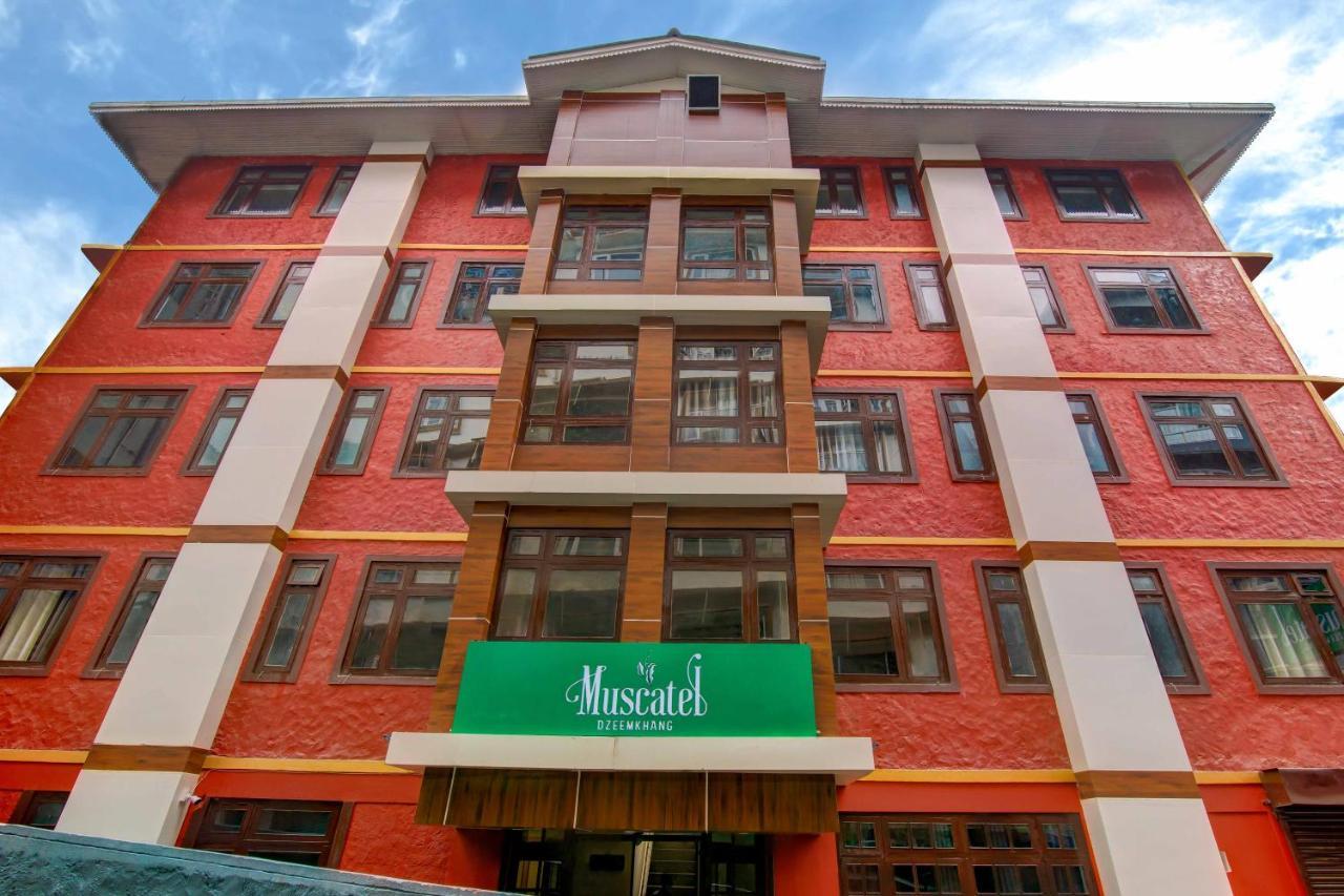 Muscatel Central Hotel - Dzeemkhang Gangtok Bagian luar foto