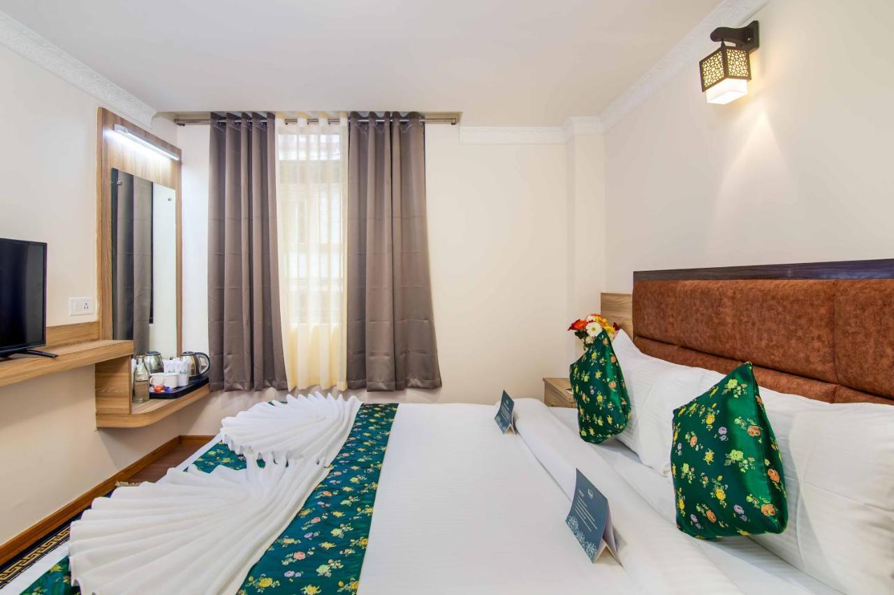 Muscatel Central Hotel - Dzeemkhang Gangtok Bagian luar foto
