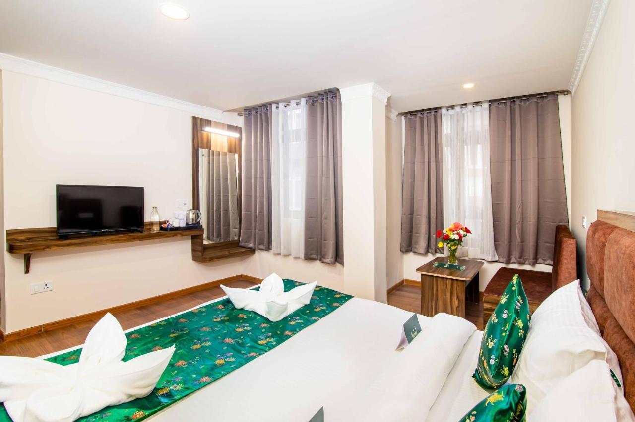 Muscatel Central Hotel - Dzeemkhang Gangtok Bagian luar foto