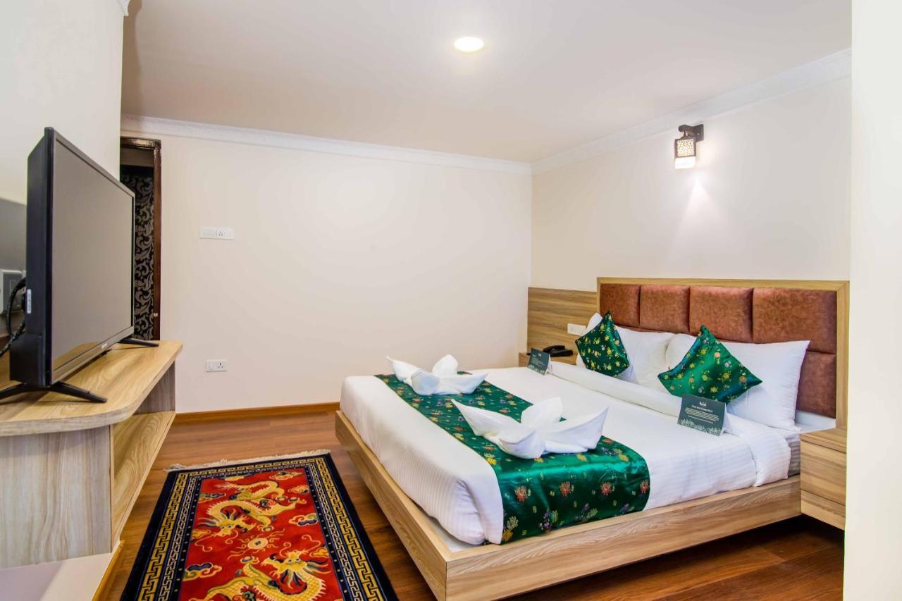 Muscatel Central Hotel - Dzeemkhang Gangtok Bagian luar foto