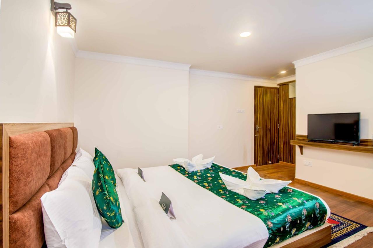 Muscatel Central Hotel - Dzeemkhang Gangtok Bagian luar foto