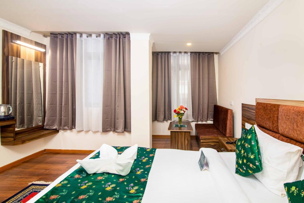 Muscatel Central Hotel - Dzeemkhang Gangtok Bagian luar foto