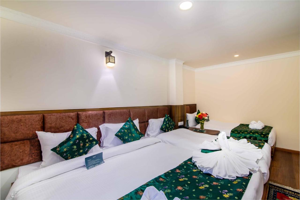 Muscatel Central Hotel - Dzeemkhang Gangtok Bagian luar foto