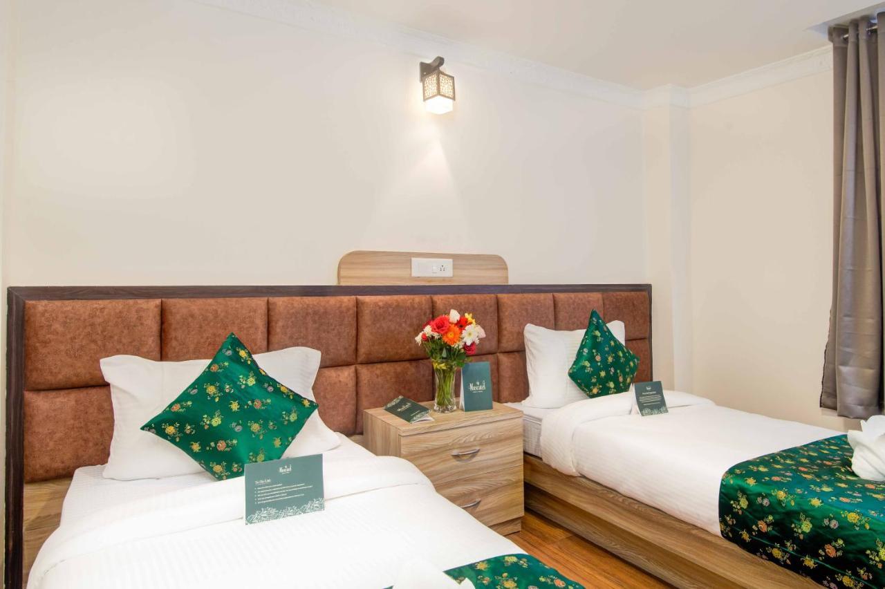 Muscatel Central Hotel - Dzeemkhang Gangtok Bagian luar foto
