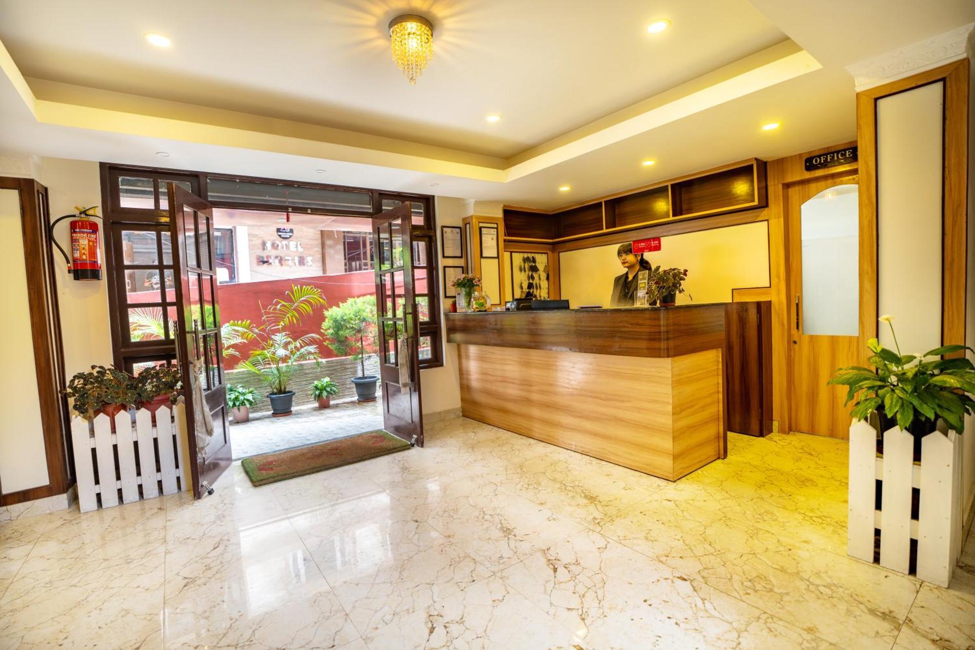 Muscatel Central Hotel - Dzeemkhang Gangtok Bagian luar foto