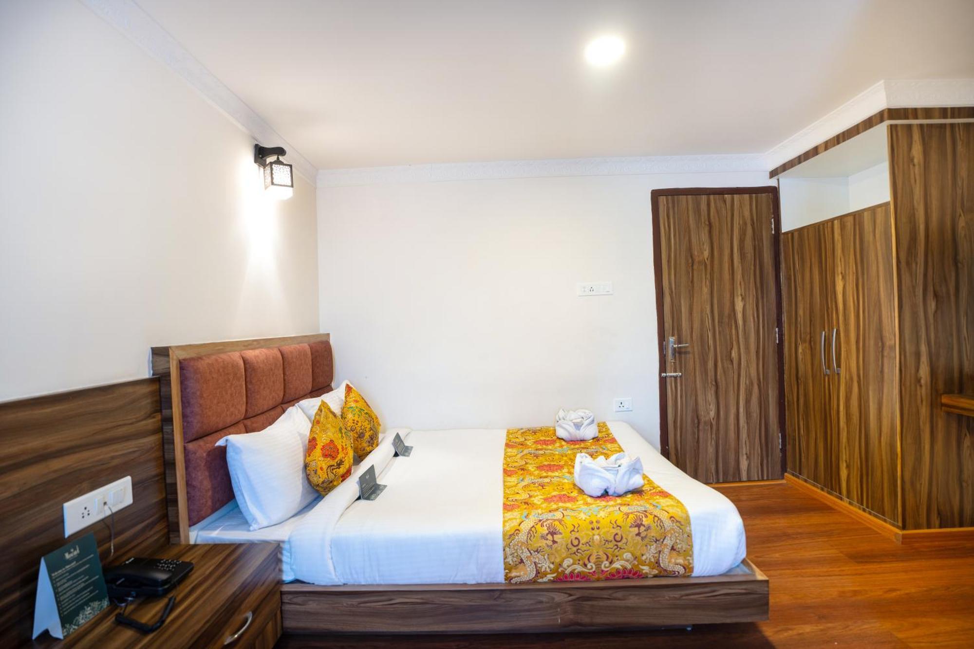 Muscatel Central Hotel - Dzeemkhang Gangtok Bagian luar foto