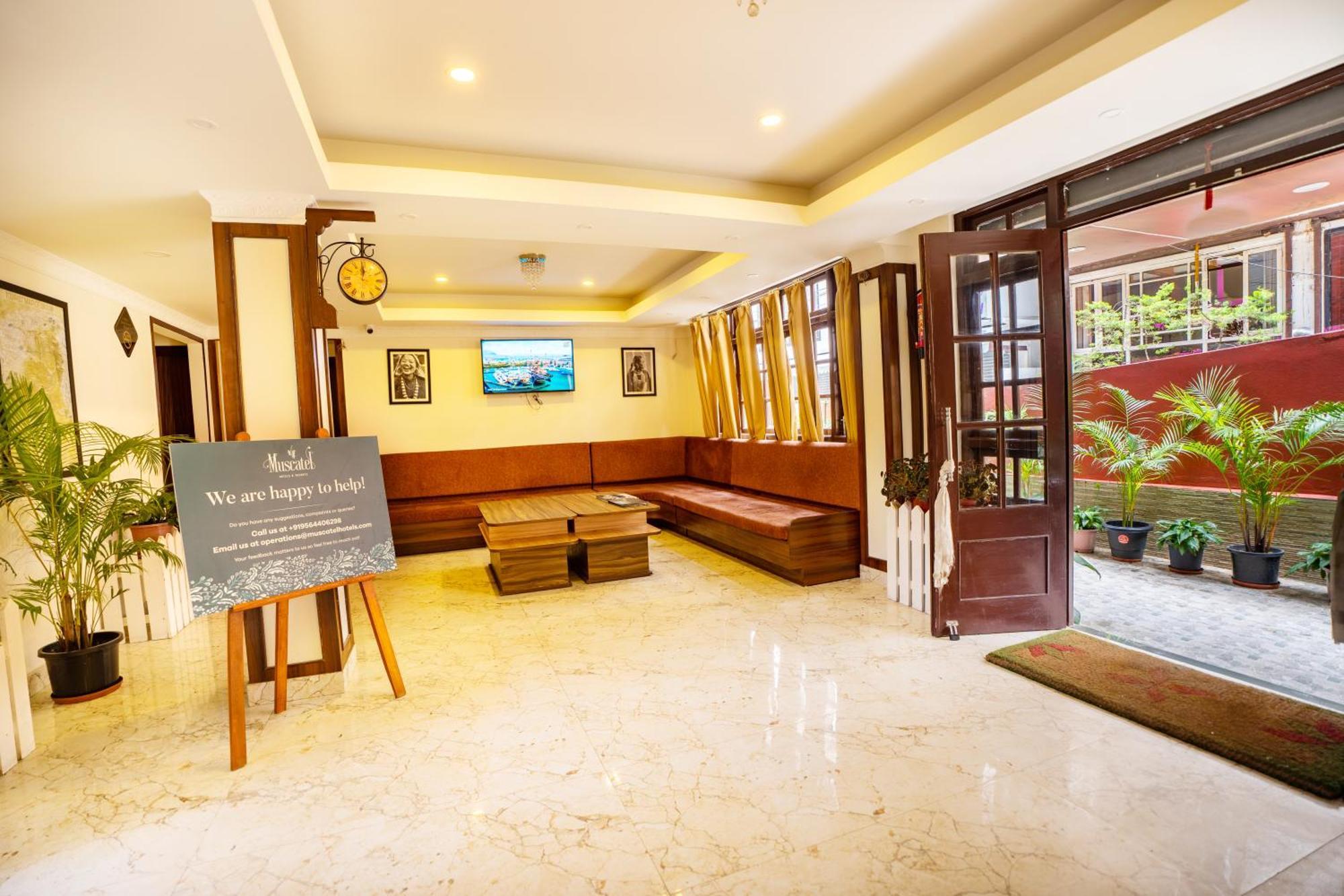 Muscatel Central Hotel - Dzeemkhang Gangtok Bagian luar foto